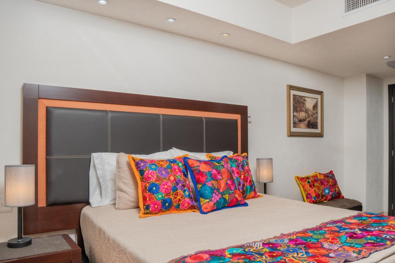 Ocean Front Condo Sleeps 4 Adults-Grand Venetian T3000-1606 Puerto Vallarta Exteriör bild