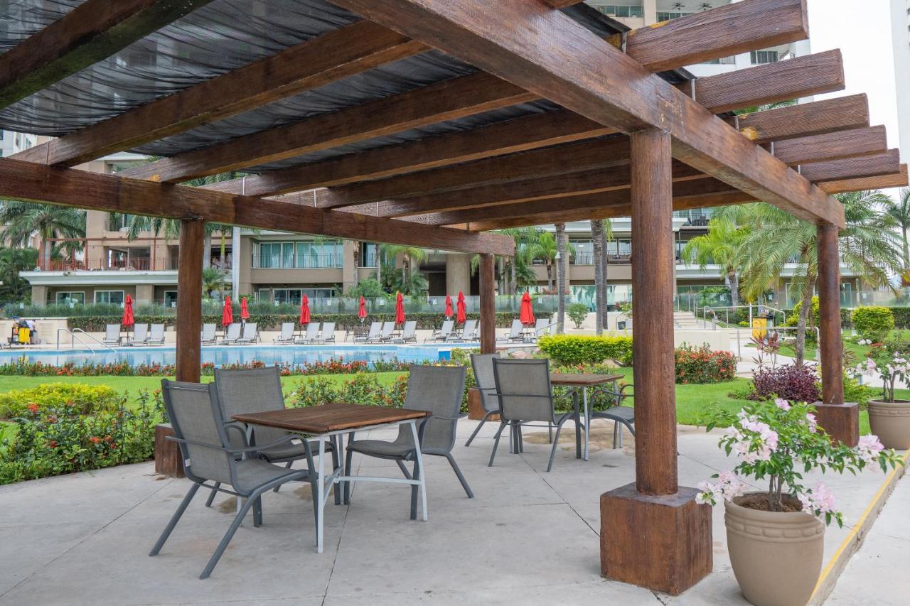 Ocean Front Condo Sleeps 4 Adults-Grand Venetian T3000-1606 Puerto Vallarta Exteriör bild