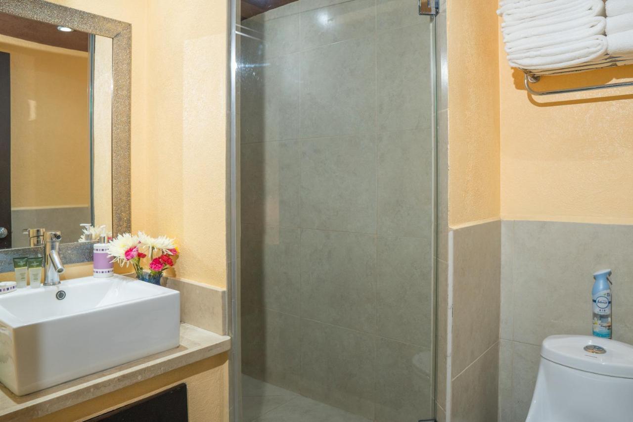 Ocean Front Condo Sleeps 4 Adults-Grand Venetian T3000-1606 Puerto Vallarta Exteriör bild