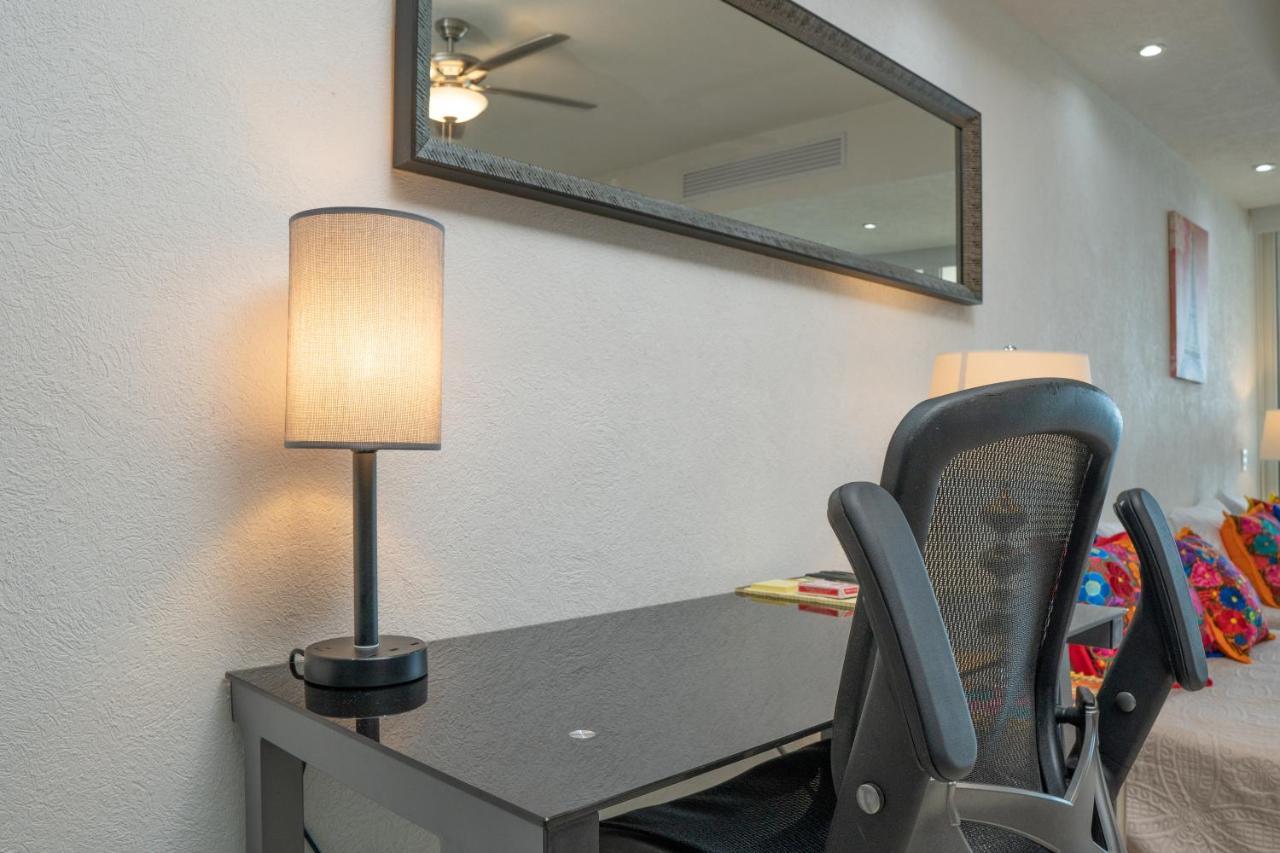 Ocean Front Condo Sleeps 4 Adults-Grand Venetian T3000-1606 Puerto Vallarta Exteriör bild